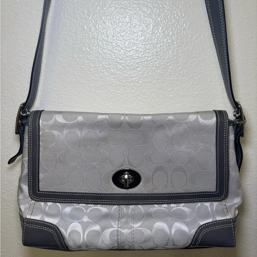 Elegant coach Gray Shoulder crossbody  Bag - Picture 3 of 10